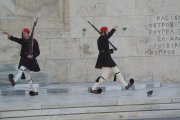 stráž před řeckým parlamentem na náměstí Syntagma